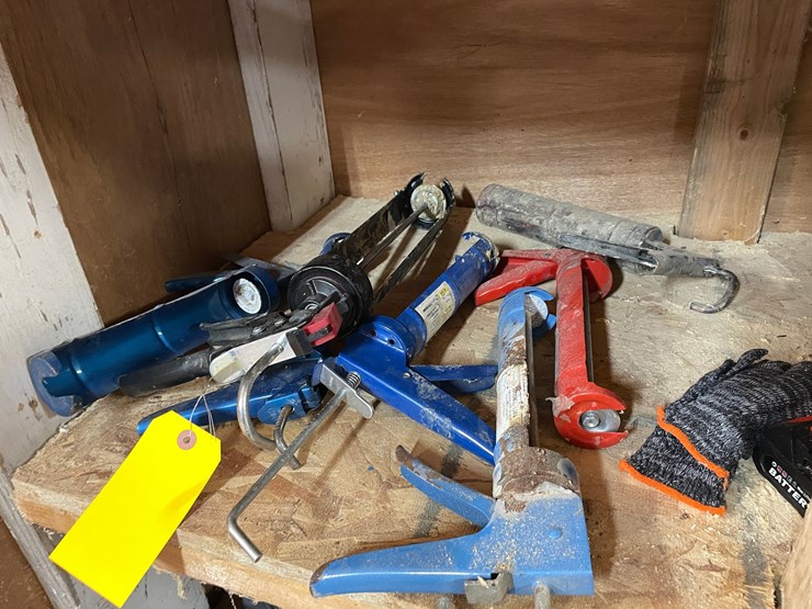 #10160-•-(7)-caulking-guns-image-1