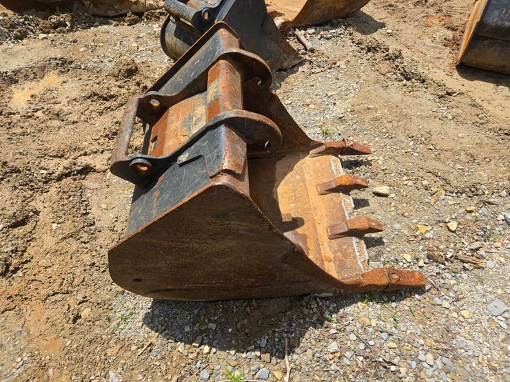 #24625-•-24"-bobcat-mini-excavator-bucket-image-4