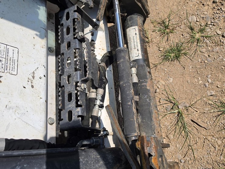 2020-bobcat-t770-image-54