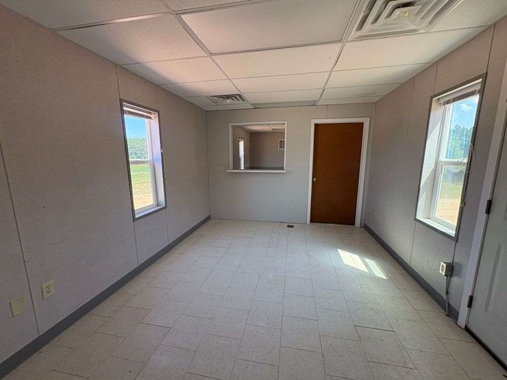 mobile-56'-office-building-image-28