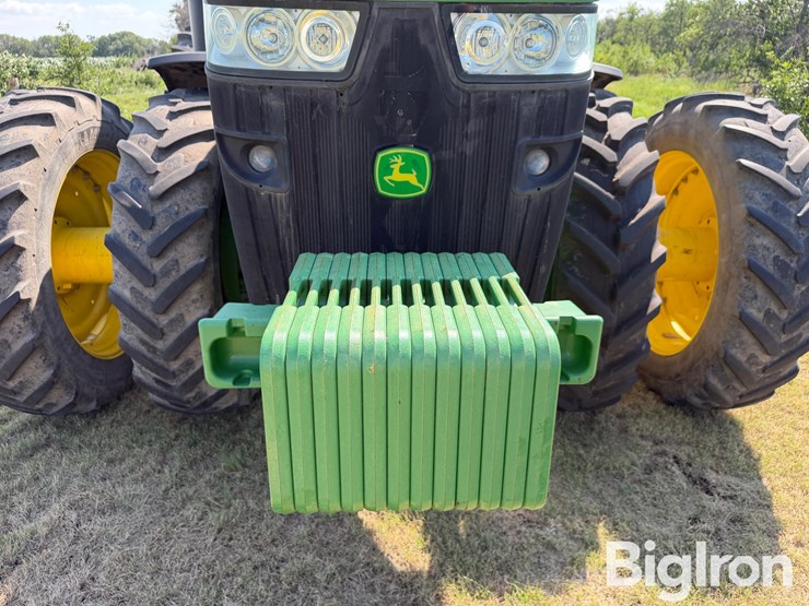 john-deere-8235r-image-15