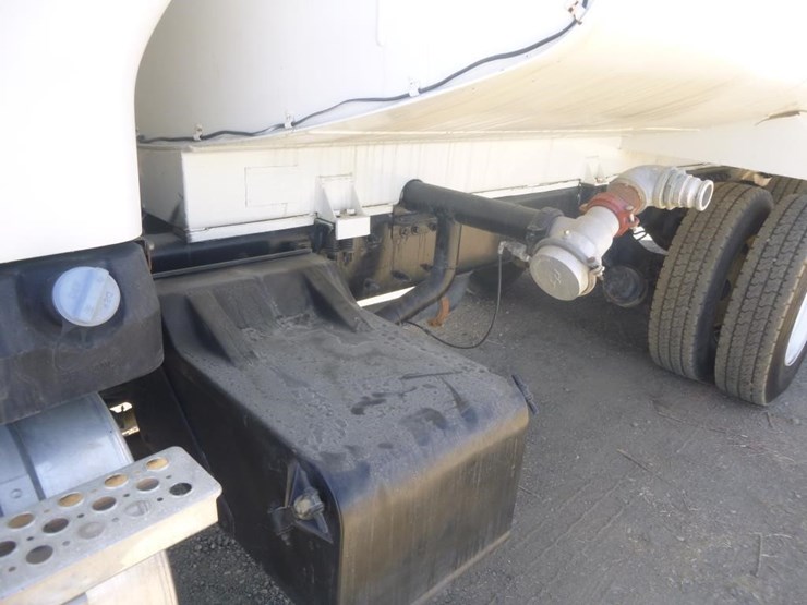 2011-kenworth-t400-image-18