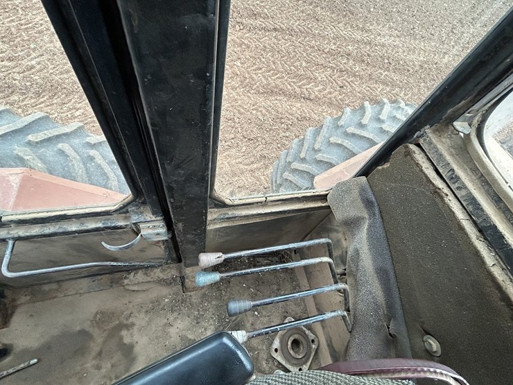 case-ih-t4586-image-38