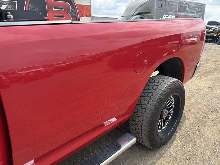 2018-dodge-3500-image-16