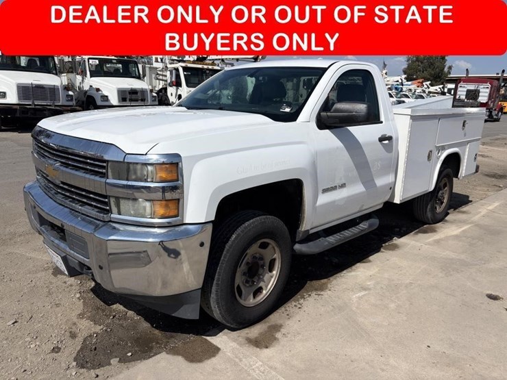 2015-chevrolet-silverado-2500-image-1