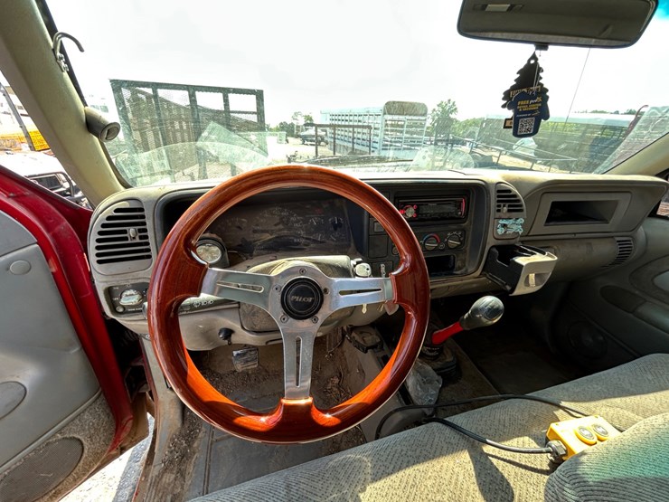 1999-chevrolet-k2500-image-12