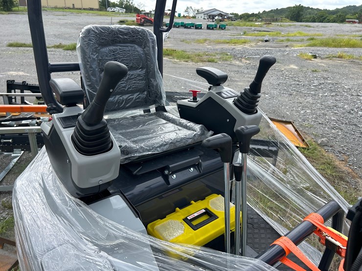 #28-•-2026-ats-me18-mini-excavator-image-5