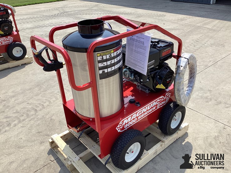 2026-magnum-4000-series-hot-water-pressure-washer-image-5