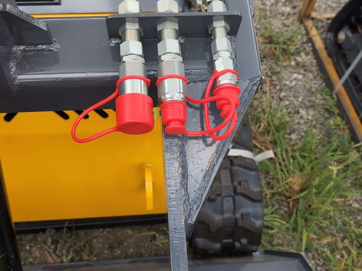 zjg-mini-skid-steer-loader-zj-380-(yellow)---15hp---hand-control-area-damaged-please-review-photos-image-3