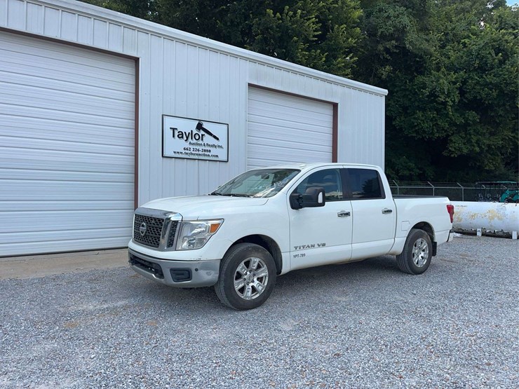 2018-nissan-titan-image-1