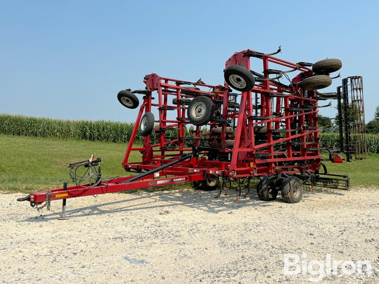 2012-case-ih-200-image-1