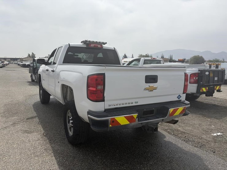 2015-chevrolet-silverado-2500-image-4