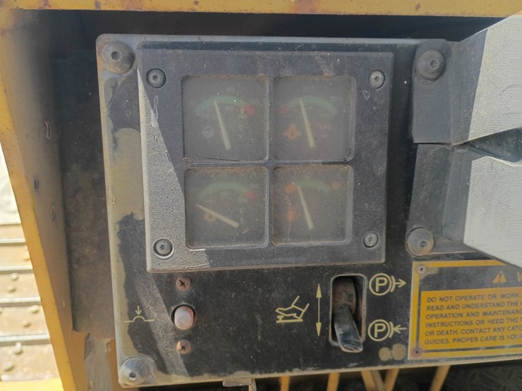 caterpillar-d4c-image-24