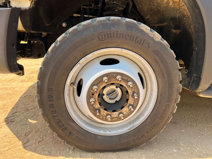 2015-ford-f550-image-10