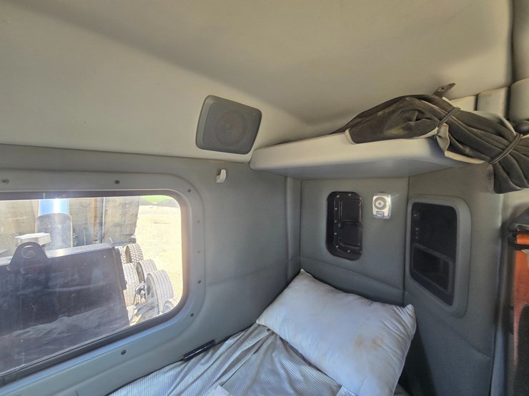 2019-kenworth-t880-image-92
