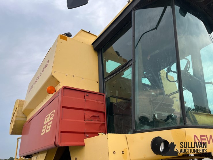 new-holland-tr86-image-19