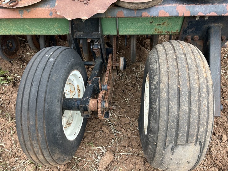 united-farm-tools-5000-15ft-grain-drill-image-11