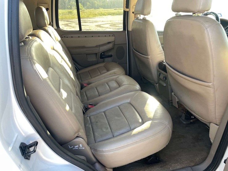2002-ford-explorer-limited-image-16