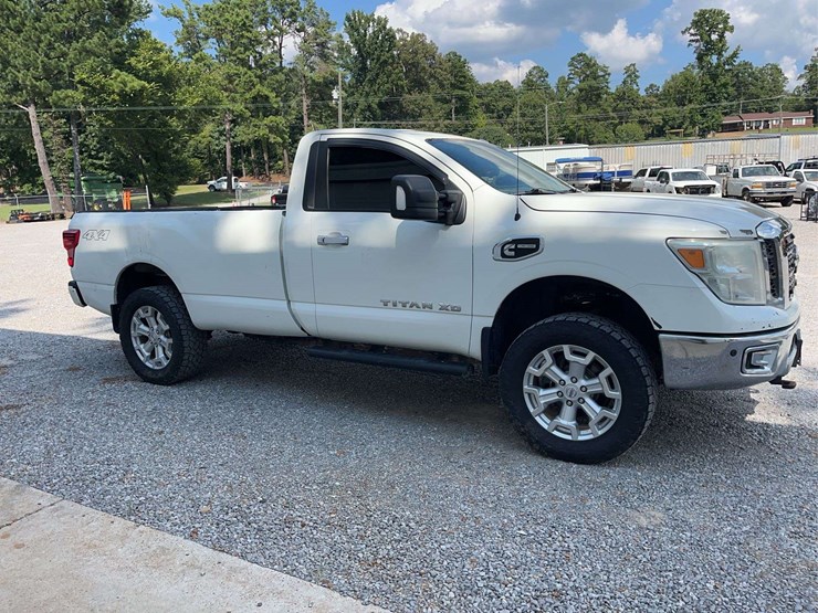 2017-nissan-titan-image-6
