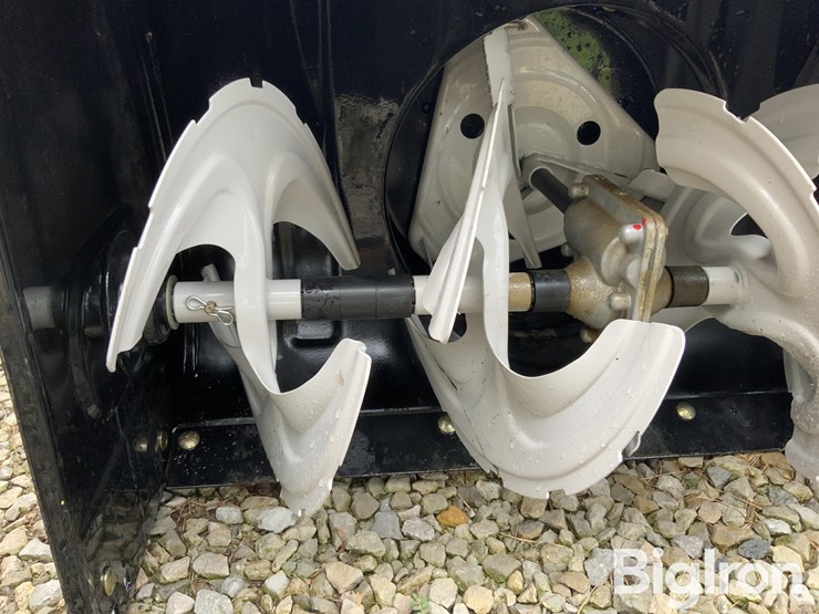 mtd-gold-28”-2-stage-snow-blower-image-10