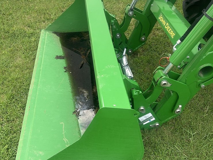2024-john-deere-5075e-image-10