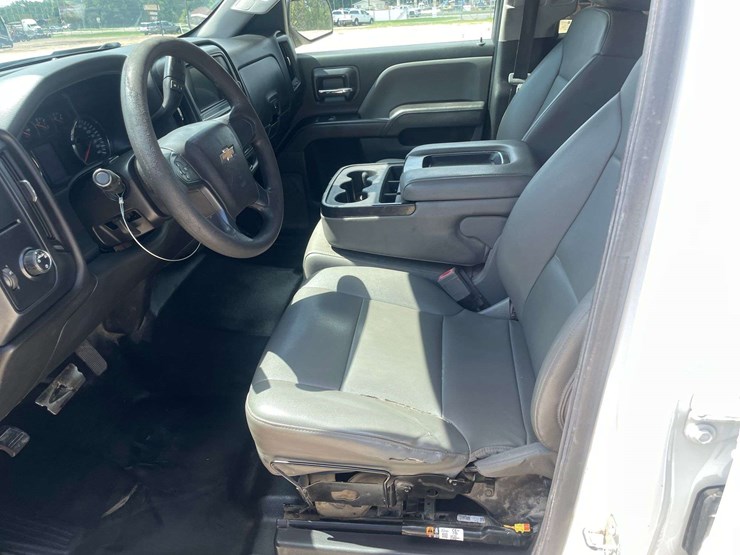 2018-chevrolet-silverado-1500-image-10