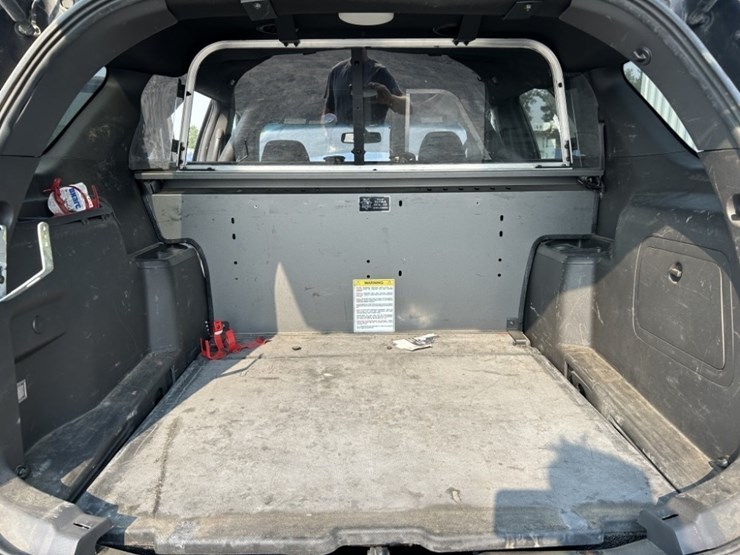 2014-ford-explorer-image-27