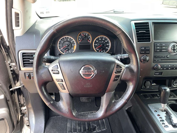 2015-nissan-armada-image-12