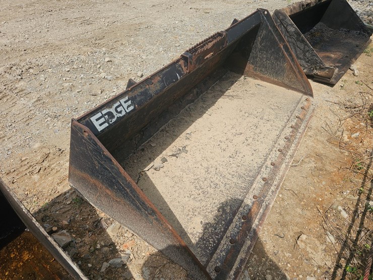 #24638-•-edge-72"-skidsteer-bucket-image-4