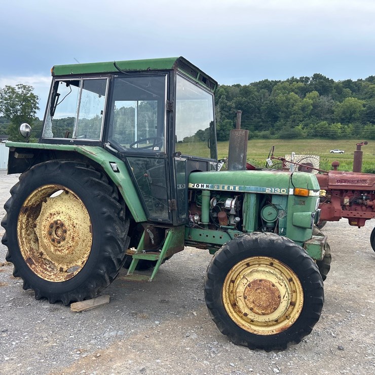 JOHN DEERE 2130