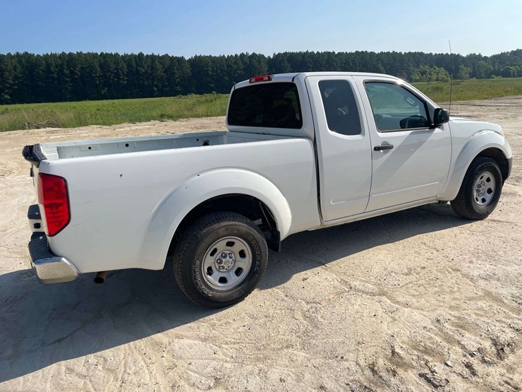2016-nissan-frontier-image-3