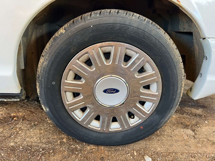 2004-ford-crown-vic-(211,135-miles)-image-20