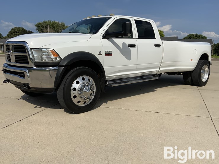 2012-dodge-ram-5500-image-1