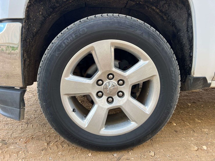 2017-chevrolet-silverado-1500-image-9