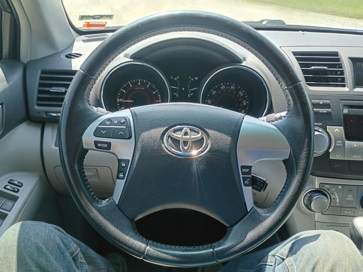 2012-toyota-highlander-image-44