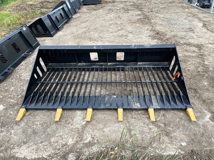 #9810-•-wolverine-78"-rock-bucket-attachment-image-2
