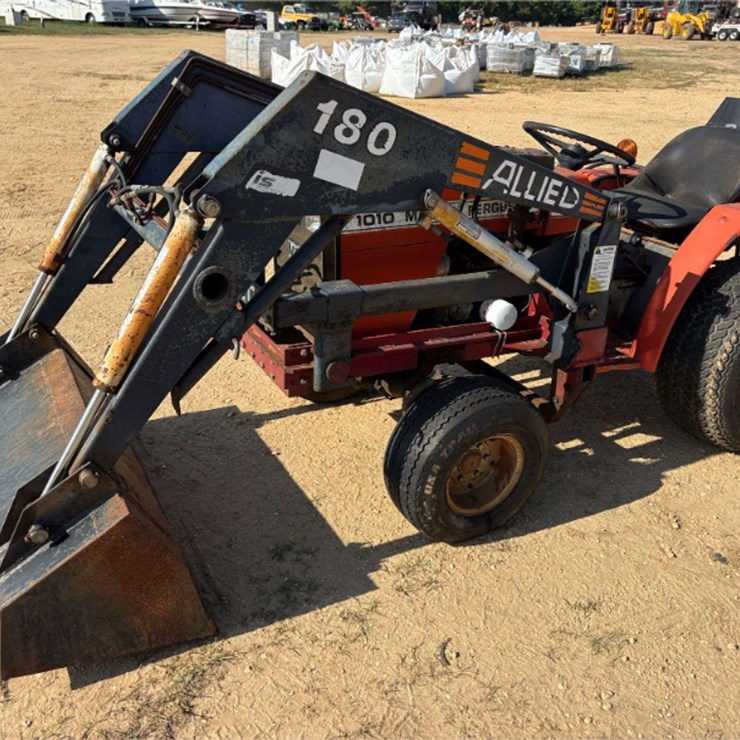 MASSEY-FERGUSON 1010