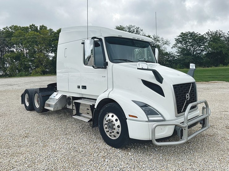 2020-volvo-vnr640-image-1