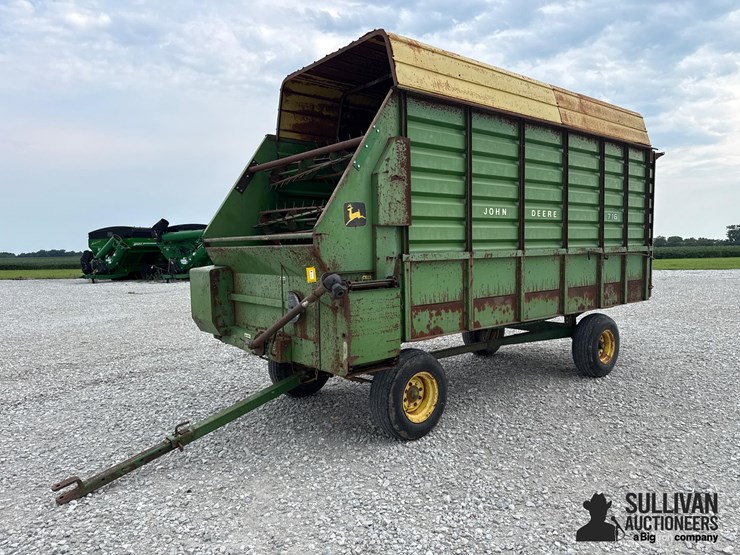 john-deere-716-image-1