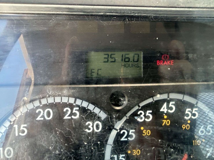2004-freightliner-fl80-image-59