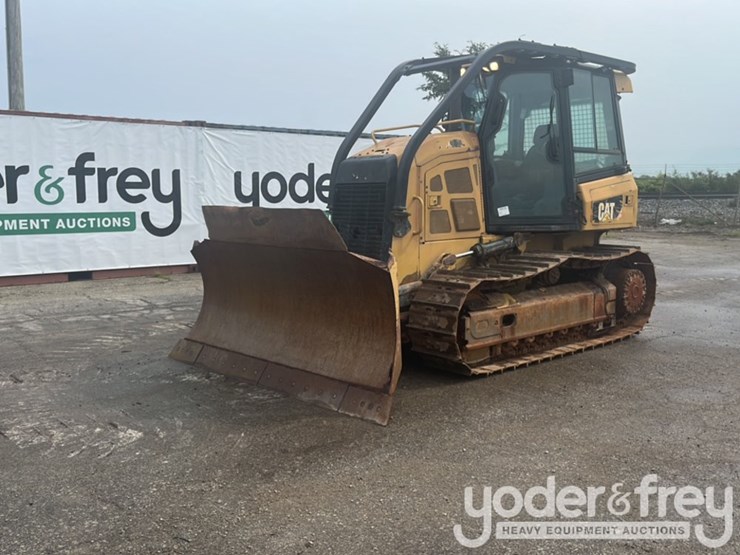 2017-caterpillar-d5k2-xl-image-2