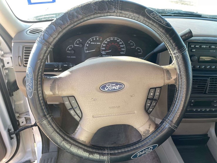 2002-ford-explorer-limited-image-12