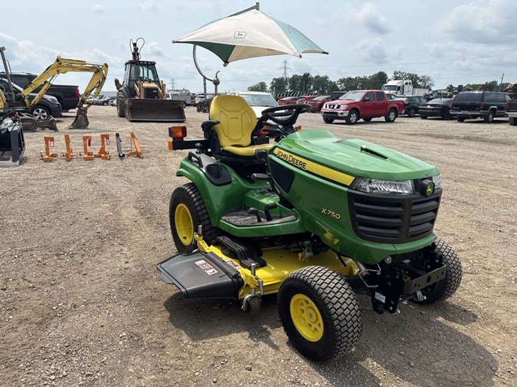 john-deere-x750-image-4