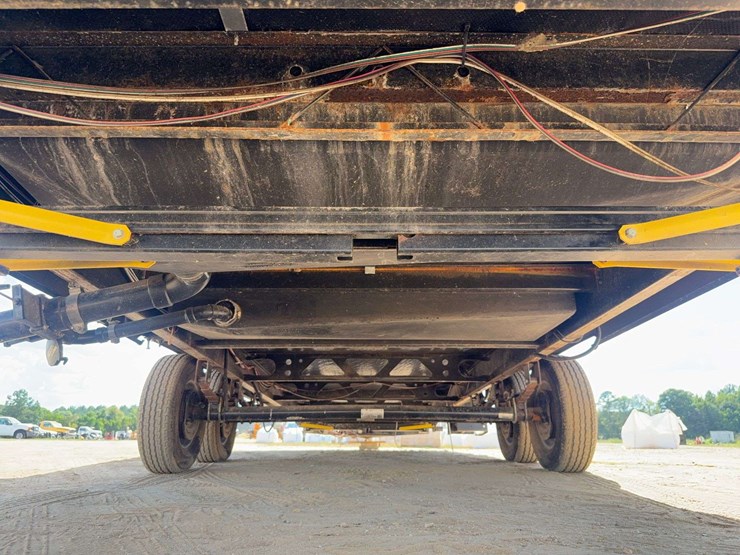 2021-keystone-bumper-pull-camper-image-15
