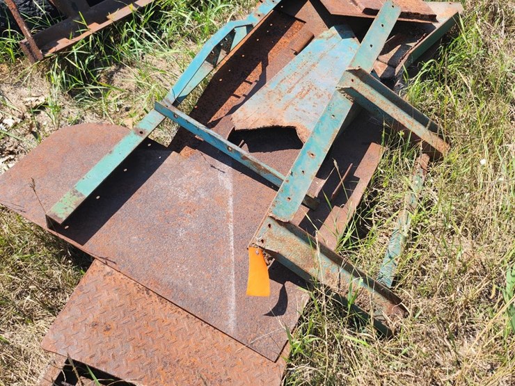 #2831-•-pile-of-metal-scrap-image-1