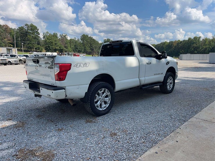 2017-nissan-titan-image-5