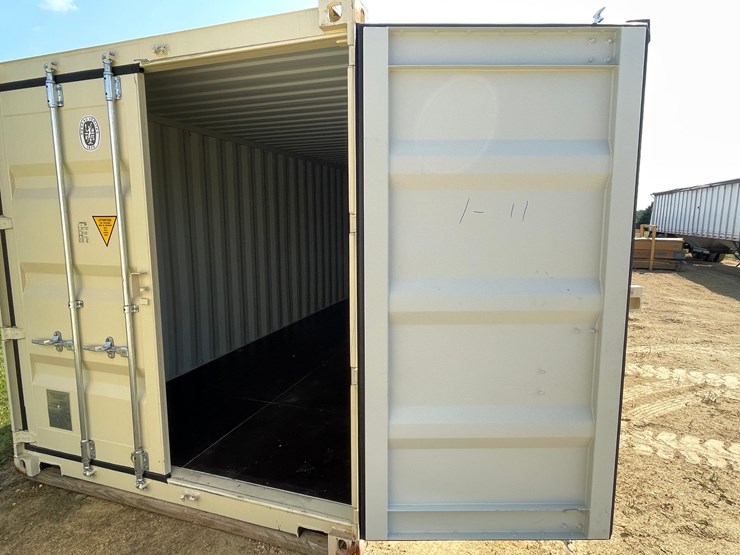 #405-•-20'-shipping-container-image-12
