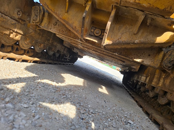 caterpillar-953d-image-85