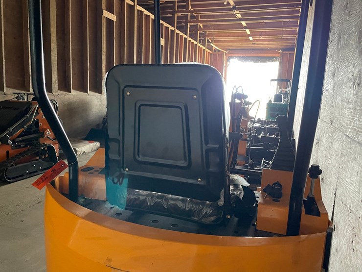 #9731-•-future-mini-excavator-image-8