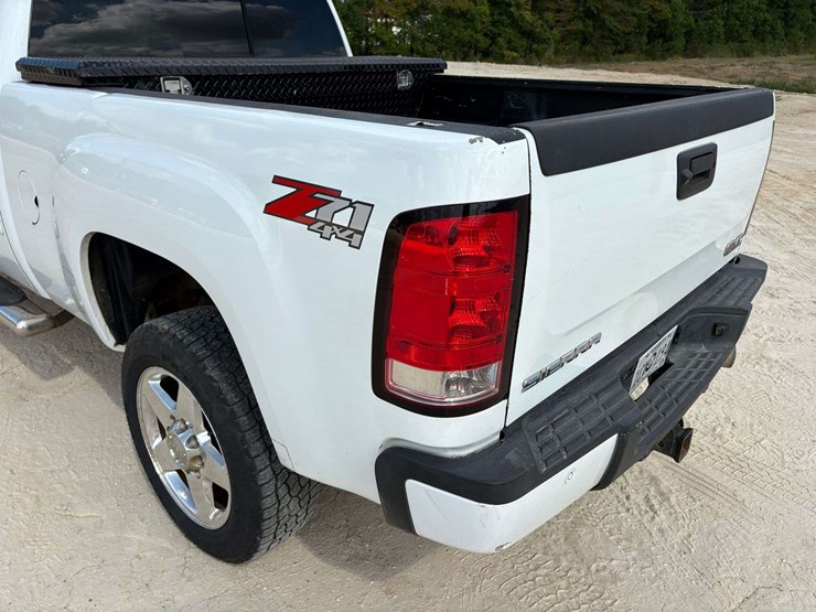 2013-gmc-sierra-2500hd-image-7